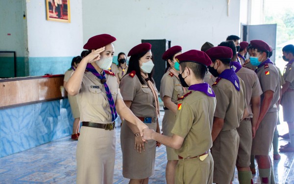 จัดพิธีประดับอินธนูลูกเสือ- เนตรนารีสามัญรุ่นใหญ่ ให้กับลูกเสือชั้นมัธยมศึกษาปีที่ 2