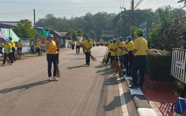 สกร.อำเภอเด่นชัยและนักศึกษาศกร.ตำบลแม่จั๊วะร่วมกิจกรรมจิตอาสาบำเพ็ญประโยชน์ เนื่องในวันยุทธหัตถีของสมเด็จพระนเรศวรมหาราช ปี 2567