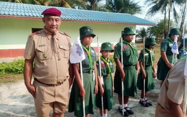 โครงการเดินทางไกลและเข้าค่ายพักแรมลูกเสือ - เนตรนารี 