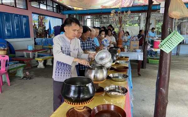 วันที่ 12 สิงหาคม วันเฉลิมพระชนมพรรษาสมเด็จพระนางเจ้าสิริกิติ์ พระบรมราชินีนาถ พระบรมราชชนนีพันปีหลวง และการทำบุญอาคารอเนกประสงค์ของโรงเรียน