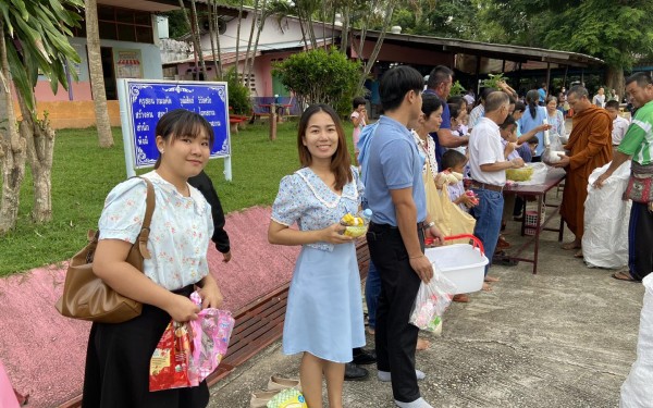 วันที่ 12 สิงหาคม วันเฉลิมพระชนมพรรษาสมเด็จพระนางเจ้าสิริกิติ์ พระบรมราชินีนาถ พระบรมราชชนนีพันปีหลวง และการทำบุญอาคารอเนกประสงค์ของโรงเรียน