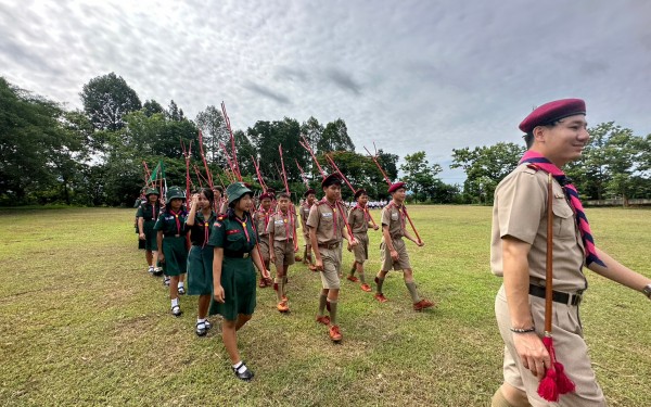 พิธีทบทวนคําปฏิญาณและสวนสนาม เนื่องในวันคล้ายวันสถาปนา คณะลูกเสือแห่งชาติ ประจำปี ๒๕๖๖